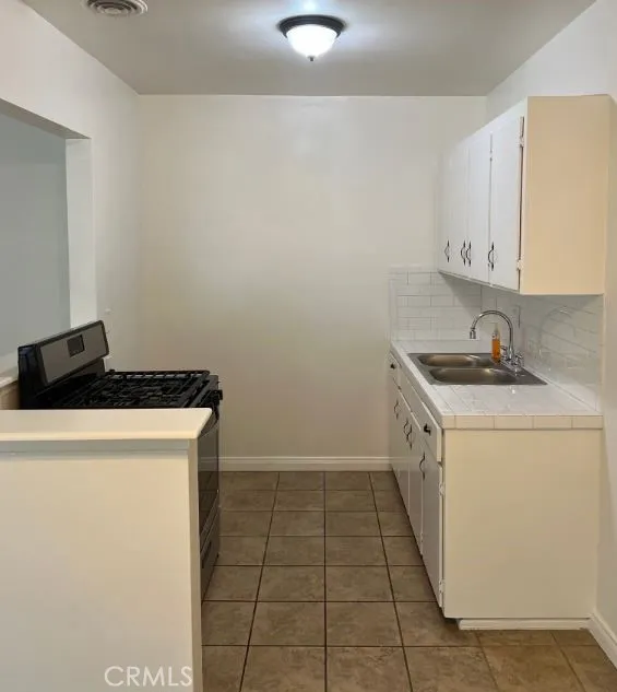 218 W Wilson Avenue, Orange, California 92867 home-pic-25