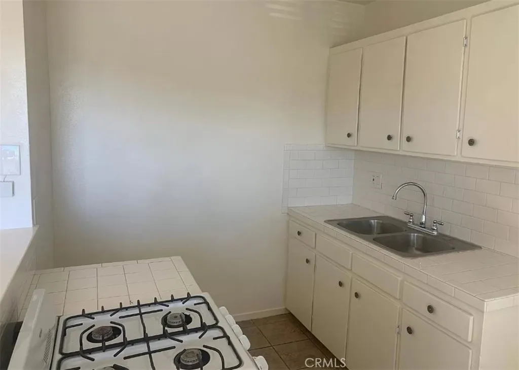 218 W Wilson Avenue, Orange, California 92867 home-pic-16