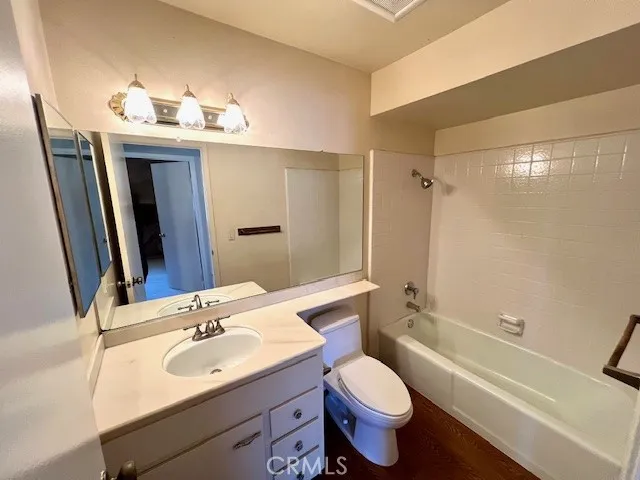 950 W Lamark Lane, Anaheim, California 92802