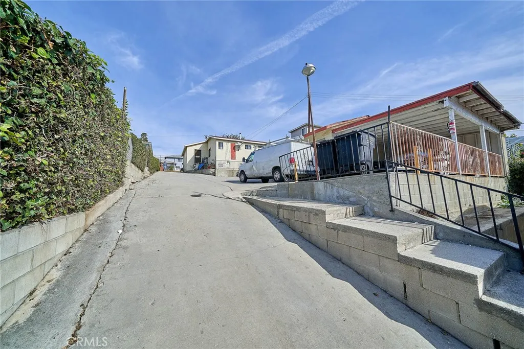 346 E Graves Avenue, Monterey Park, California 91755 home-pic-18