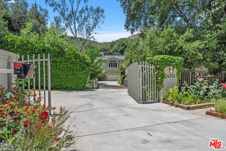 24753 Mulholland Highway, Calabasas, California 91302, 4 Bedrooms Bedrooms, ,4 BathroomsBathrooms,Residential,For Sale,Mulholland,25567437