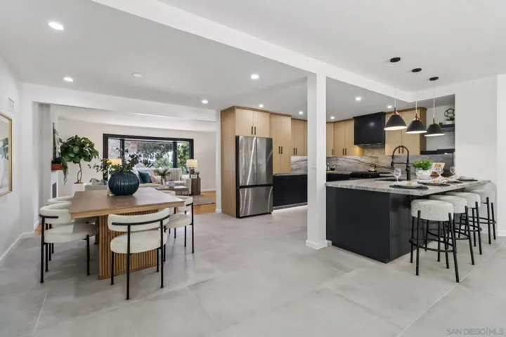 8560 Sunrise Ave, La Mesa, California 91941