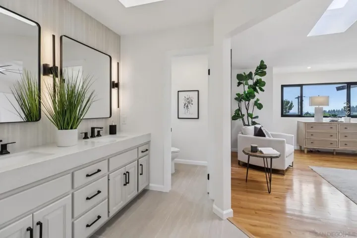 8560 Sunrise Ave, La Mesa, California 91941