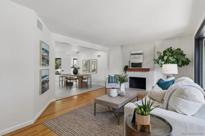 8560 Sunrise Ave, La Mesa, California 91941