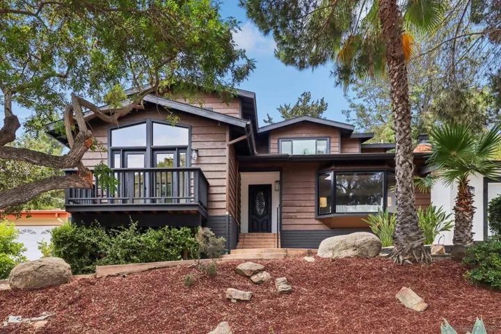 8560 Sunrise Ave, La Mesa, California 91941