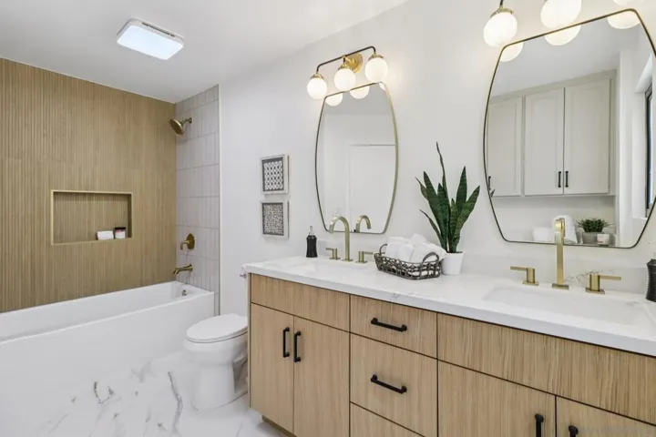 8560 Sunrise Ave, La Mesa, California 91941