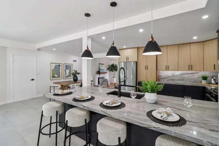 8560 Sunrise Ave, La Mesa, California 91941