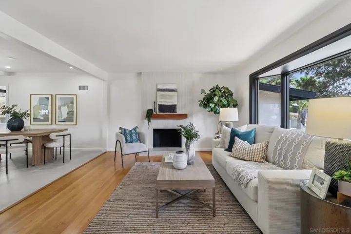 8560 Sunrise Ave, La Mesa, California 91941