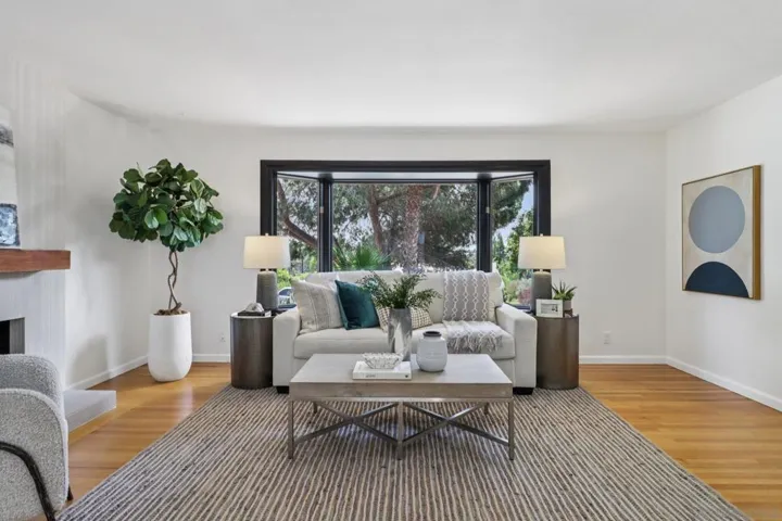 8560 Sunrise Ave, La Mesa, California 91941
