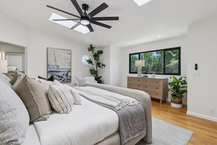 8560 Sunrise Ave, La Mesa, California 91941