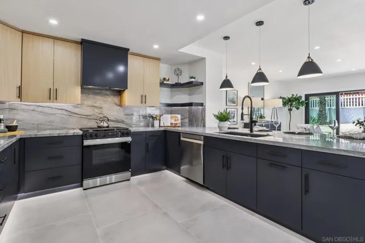 8560 Sunrise Ave, La Mesa, California 91941