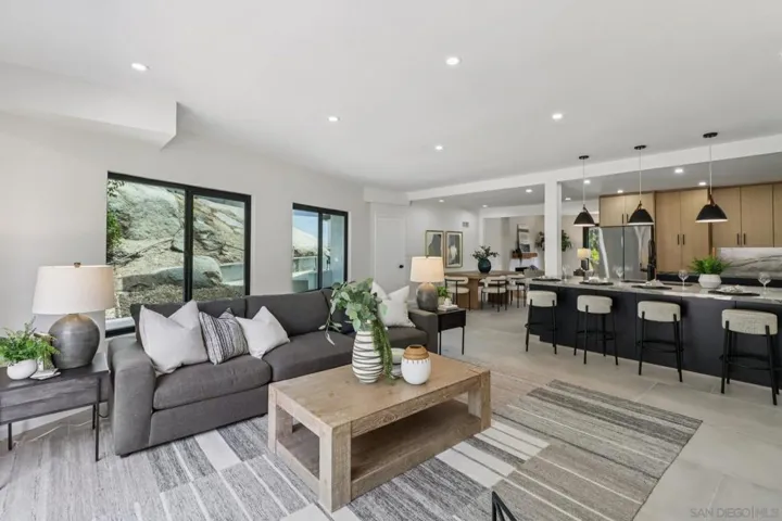 8560 Sunrise Ave, La Mesa, California 91941