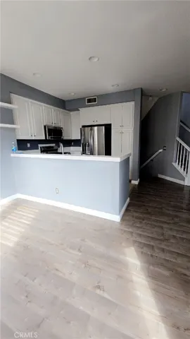 335 Tall Oak, Irvine, California 92603