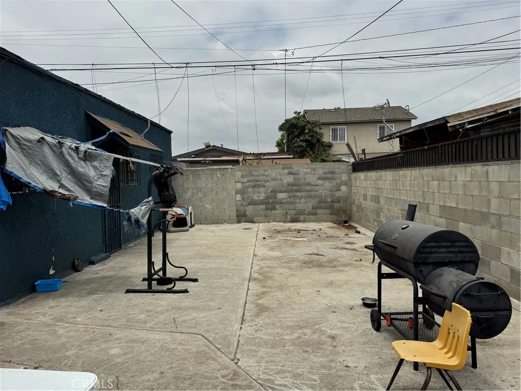 333 E 84th Street, Los Angeles, California 90003 home-pic-3