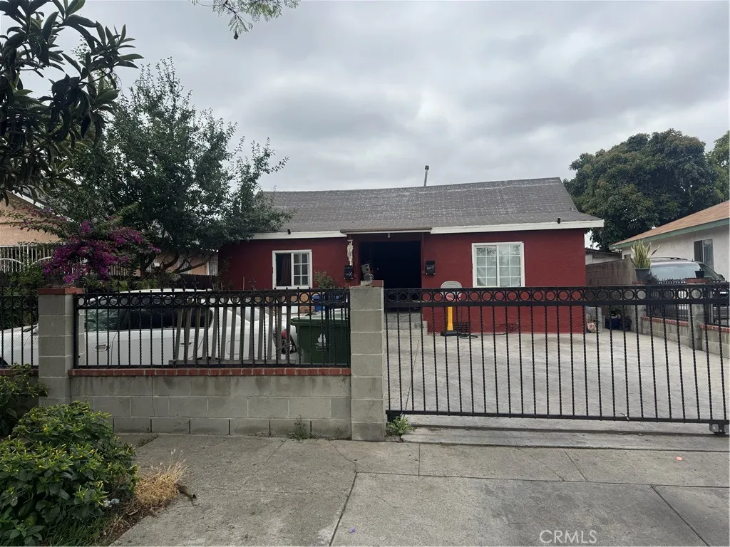 333 E 84th Street, Los Angeles, California 90003 home-pic-0