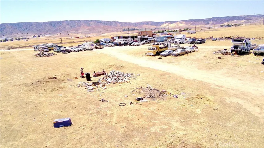  Level property lot