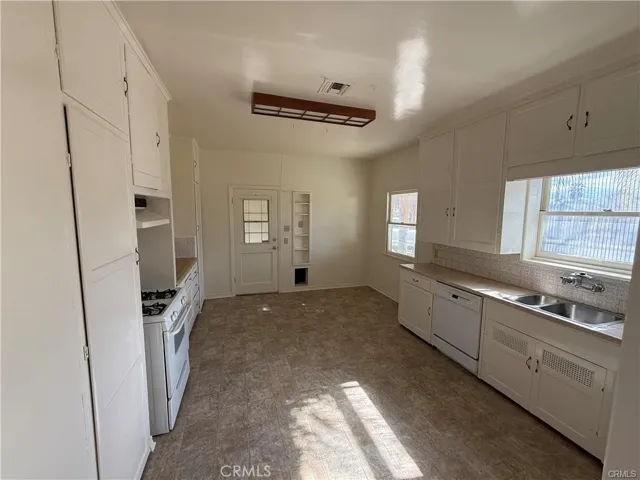148 W 34th Street, San Bernardino, California 92405