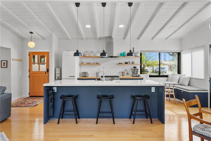 1625 W Santa Clara Avenue, Santa Ana, California 92706