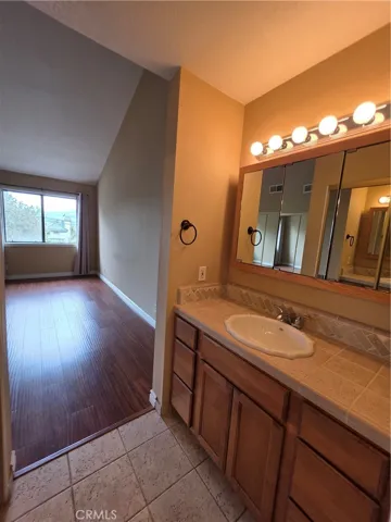 2nd sink Primary Bedroom