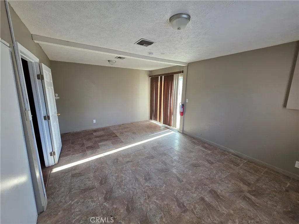 44108 Gadsden Avenue, Lancaster, California 93534 home-pic-17