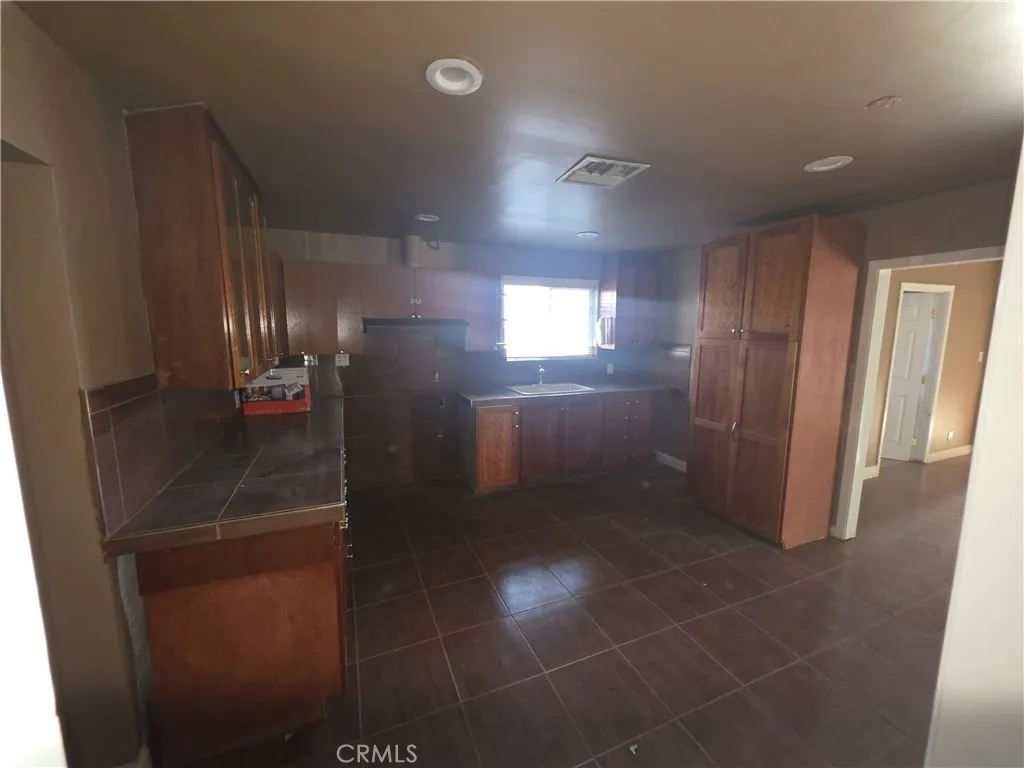44108 Gadsden Avenue, Lancaster, California 93534 home-pic-7