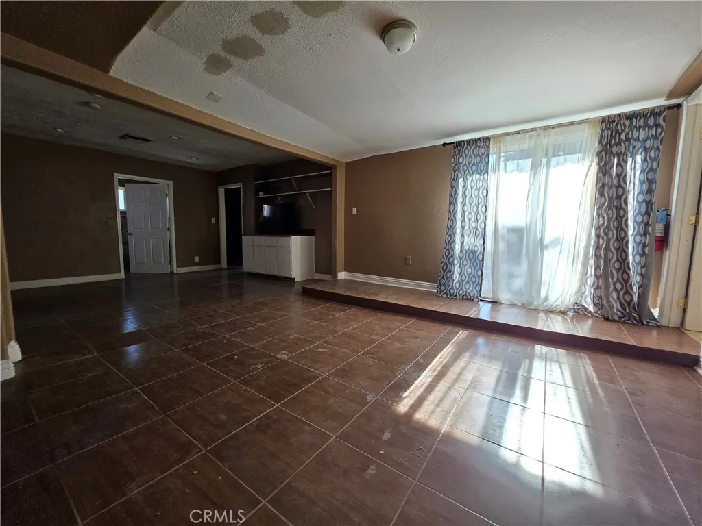 44108 Gadsden Avenue, Lancaster, California 93534 home-pic-4