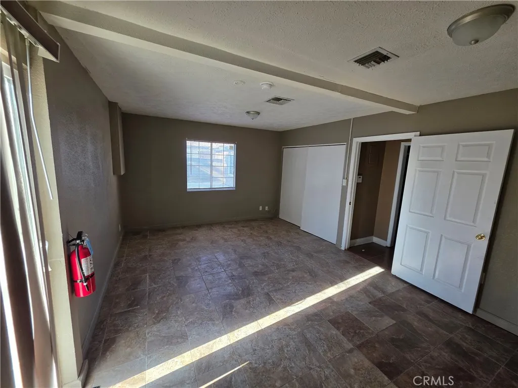44108 Gadsden Avenue, Lancaster, California 93534 home-pic-18