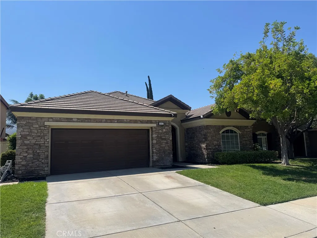 3884 Ash Street, Lake Elsinore, California 92530 home-pic-0
