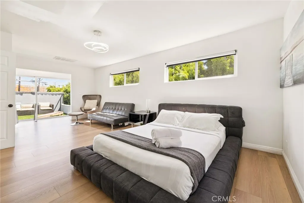 835 Sunset Avenue, Venice, California 90291 home-pic-24