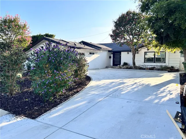 8541 Belmar Avenue, Northridge, California 91324