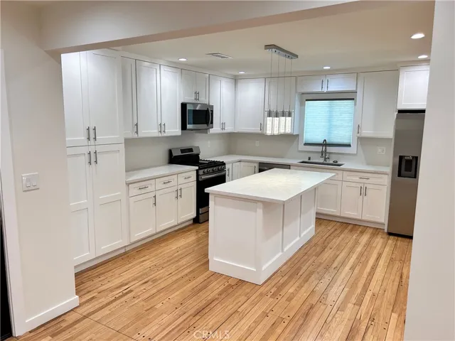 8541 Belmar Avenue, Northridge, California 91324