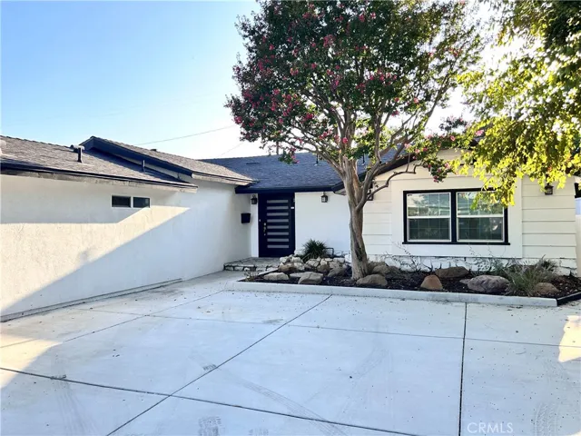 8541 Belmar Avenue, Northridge, California 91324