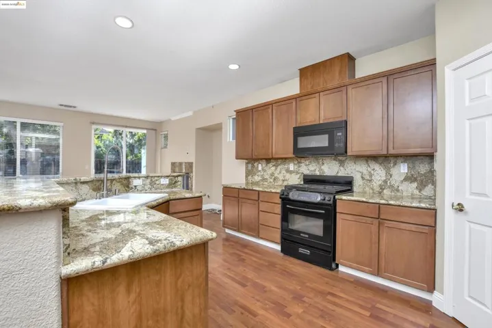501 Lassen Way, Oakley, California 94561