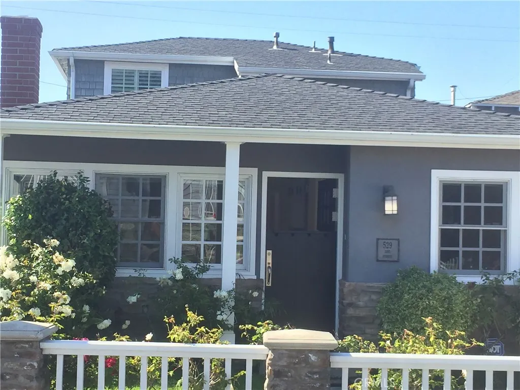529 21st Street, Manhattan Beach, California 90266, 4 Bedrooms Bedrooms, ,3 BathroomsBathrooms,Residential Lease,For Rent,21st,SB25163125