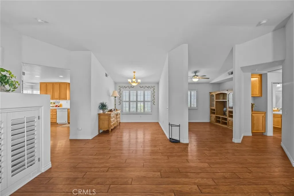 40311 Via Ambiente, Murrieta, California 92562 home-pic-9