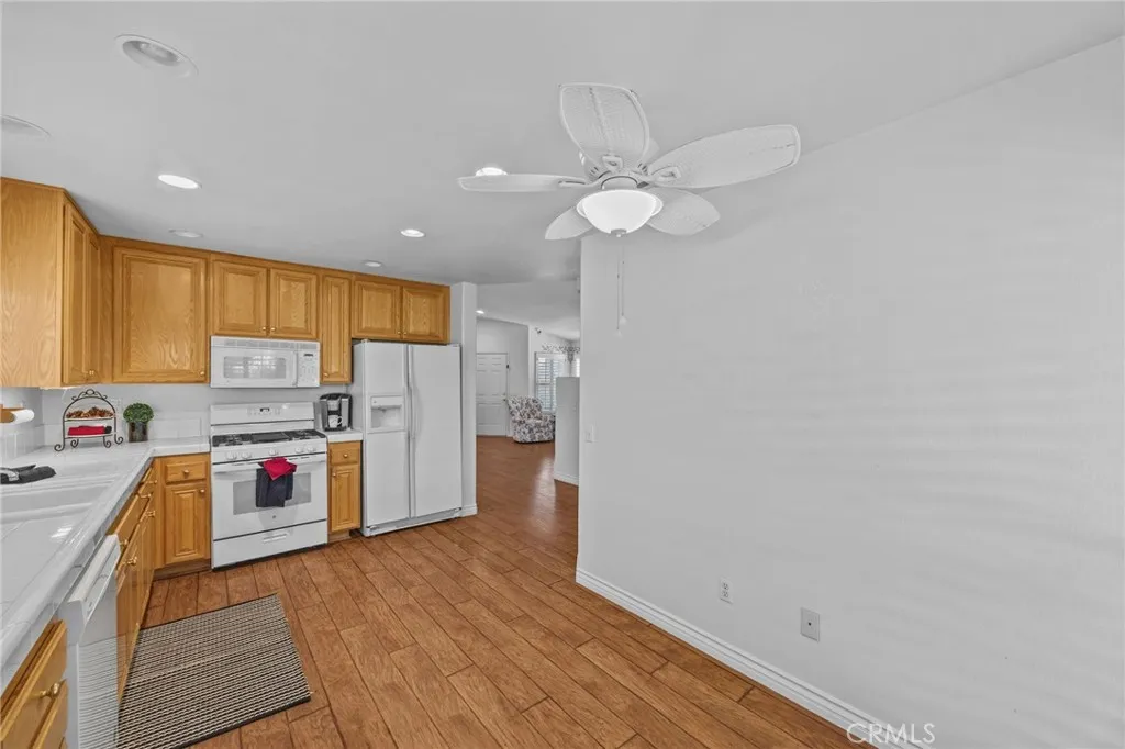 40311 Via Ambiente, Murrieta, California 92562 home-pic-18