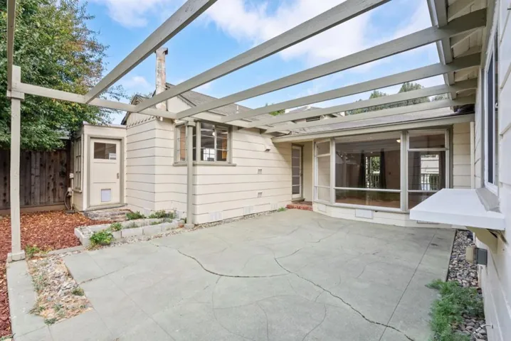 301 22nd Avenue, San Mateo, California 94403