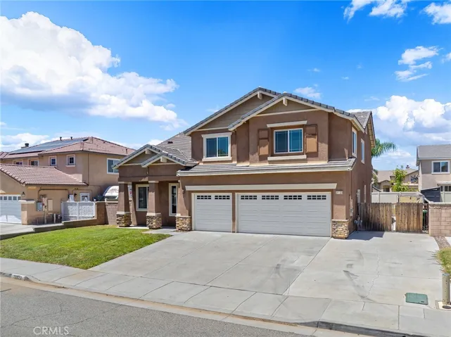 Huge driveway + gated RV Parking