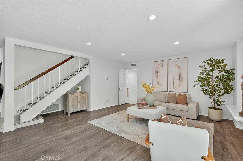 3807 Via Manzana, San Clemente, California 92673 home-pic-10