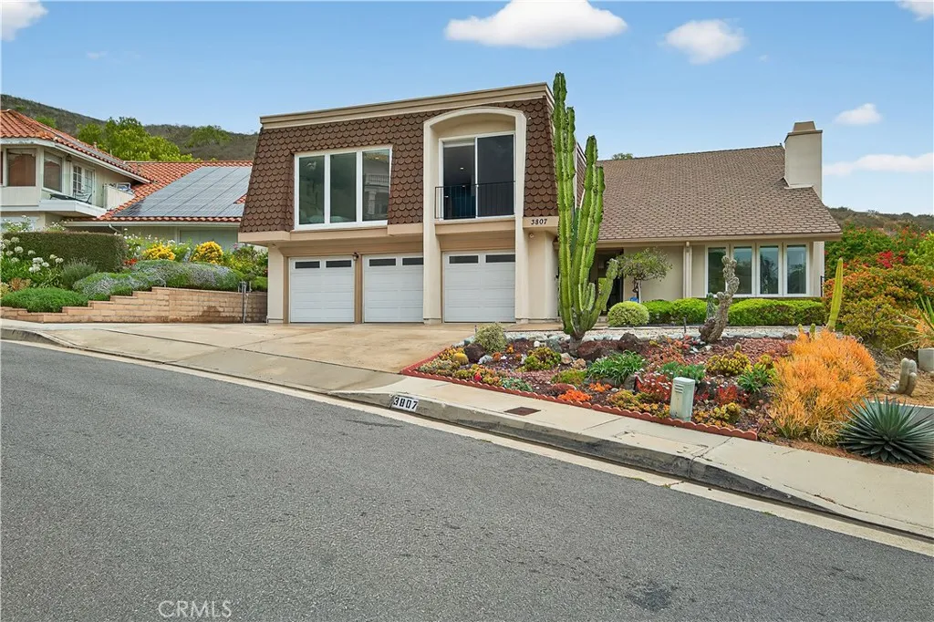 3807 Via Manzana, San Clemente, California 92673 home-pic-1