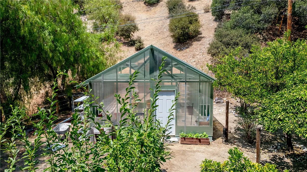 11461 Riverwood Drive, Sunland, California 91040 home-pic-34