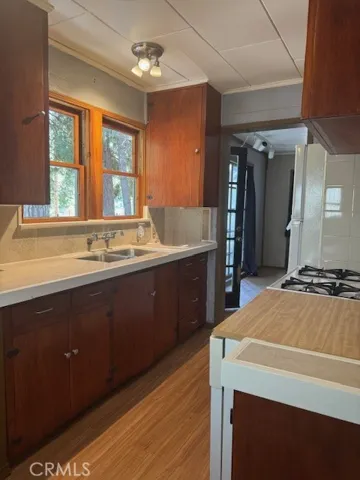 418 Forest Lane, Crestline, California 92325