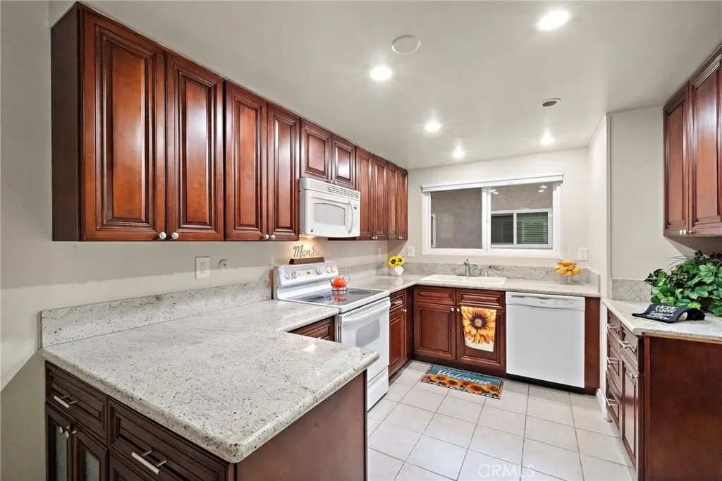 3304 Via Carrizo O, Laguna Woods, California 92637, 2 Bedrooms Bedrooms, ,2 BathroomsBathrooms,Residential,For Sale,Via Carrizo,OC25162006