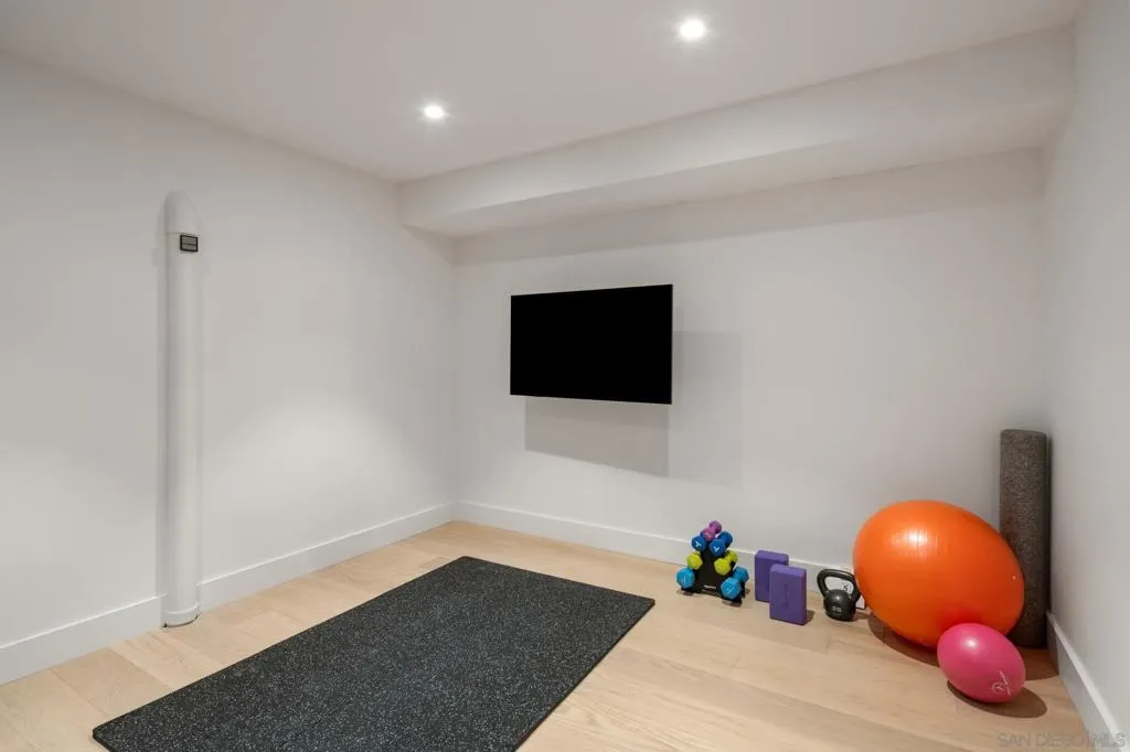 404 Pine Needles, Del Mar, California 92014 home-pic-45