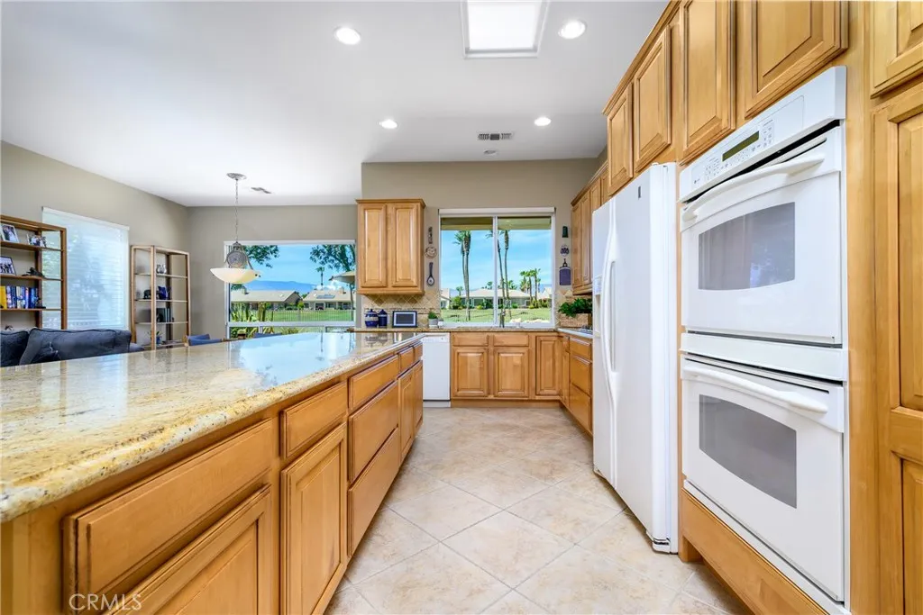 35637 Meridia Avenue, Palm Desert, California 92211 home-pic-15