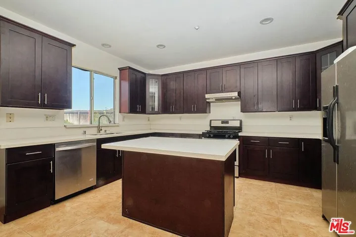 12512 Valley Vista Way, Sylmar, California 91342