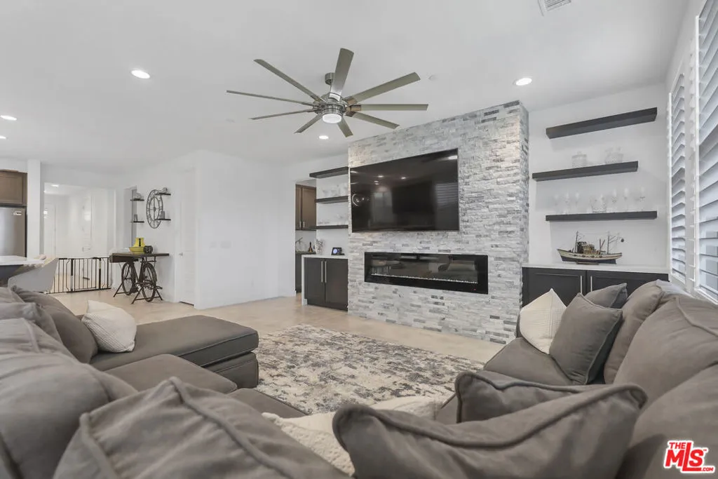 73500 Henri Drive, Palm Desert, California 92211 home-pic-2