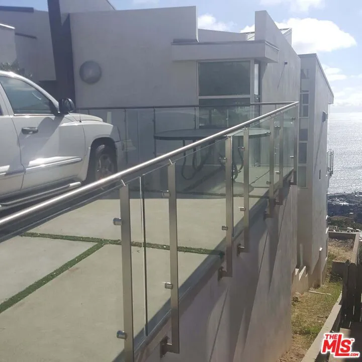 1049 Baja Street, Laguna Beach, California 92651, 3 Bedrooms Bedrooms, ,3 BathroomsBathrooms,Residential,For Sale,Baja,25568073