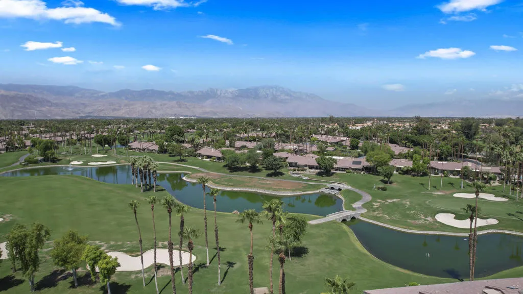 31 Blue River Drive, Palm Desert, California 92211 home-pic-25