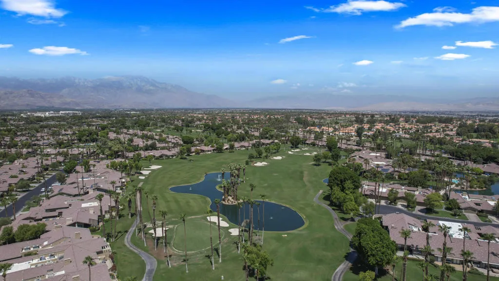 31 Blue River Drive, Palm Desert, California 92211 home-pic-31
